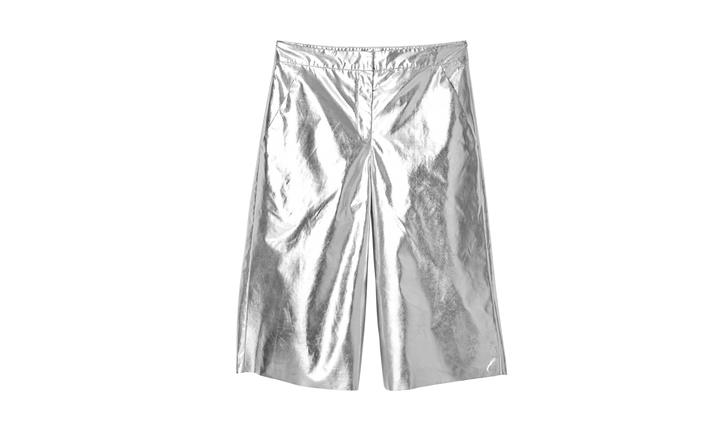 Silvrig byxa från Monki, ca 400 kr. Silvrig byxa från Monki, ca 400 kr.