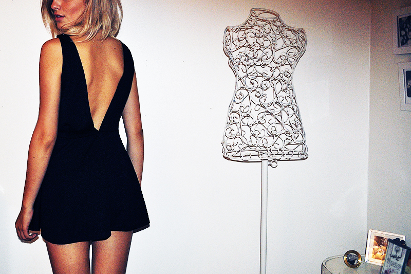 "Ett till nytt plagg från Fashionpash. Jag gillar verkligen ryggen på denna klänning!"