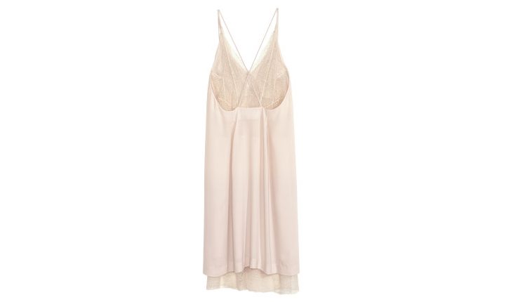 Klänning med spetsrygg från H&M, ca 500 kr. Klänning med spetsrygg från H&M, ca 500 kr.