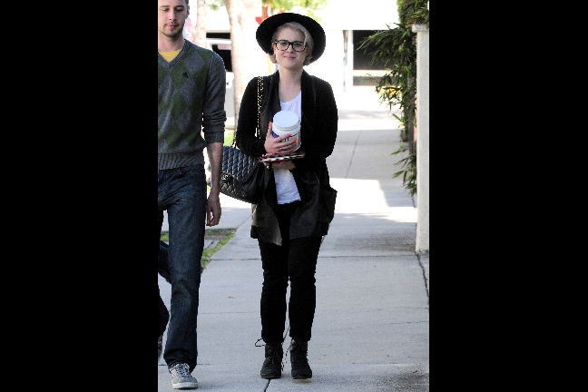 Kelly Osbourne med sin Chanel.