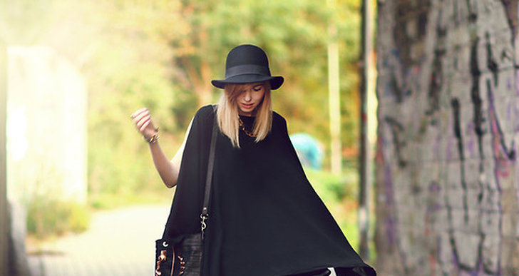 Poncho och spetsmönstrade trumpbyxor är snyggt på Jana från Tyskland. http://lookbook.nu/maedchen