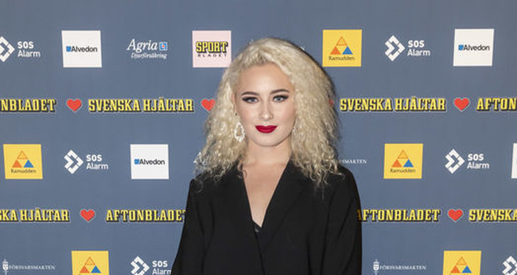 Wiktoria Johansson under Svenska Hjältar galan 2018.