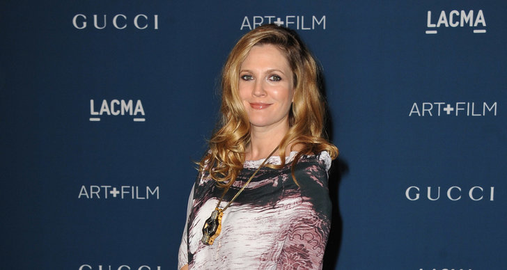 Drew Barrymore dök upp i en kreation vi inte riktigt vet vad vi ska säga om. Hur tänkte du nu Drew?