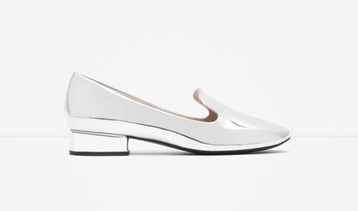 Laminerad sko i silverfärg från Zara, ca 250kr. Laminerad sko i silverfärg från Zara, ca 250kr.