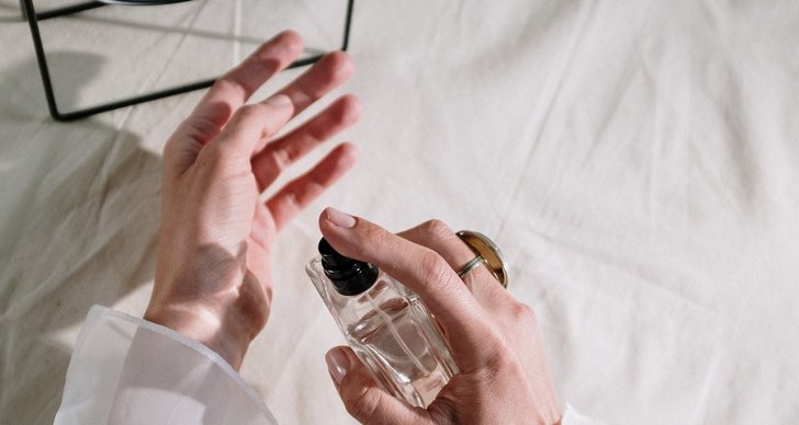 Hitta din nya doft bland de parfymer som trendar 2021. 