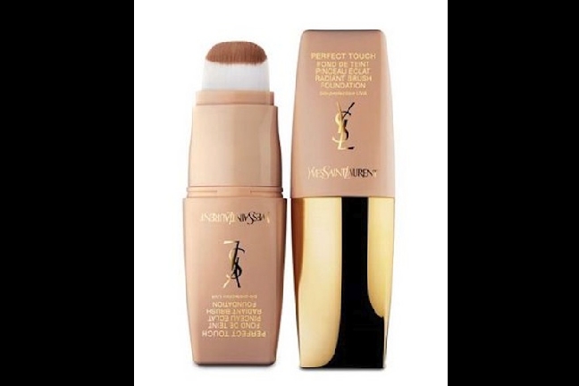 YSL Perfect Touch Foundation, 380 kronor.